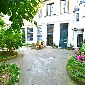 Apartment Fenetre Sur Cour, Paris